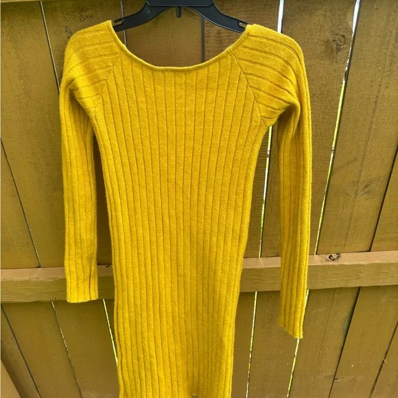Forever 21 Ribbed Bodycon Off the Shoulder Mustard Sweater Dress Size S - Picture 5 of 5